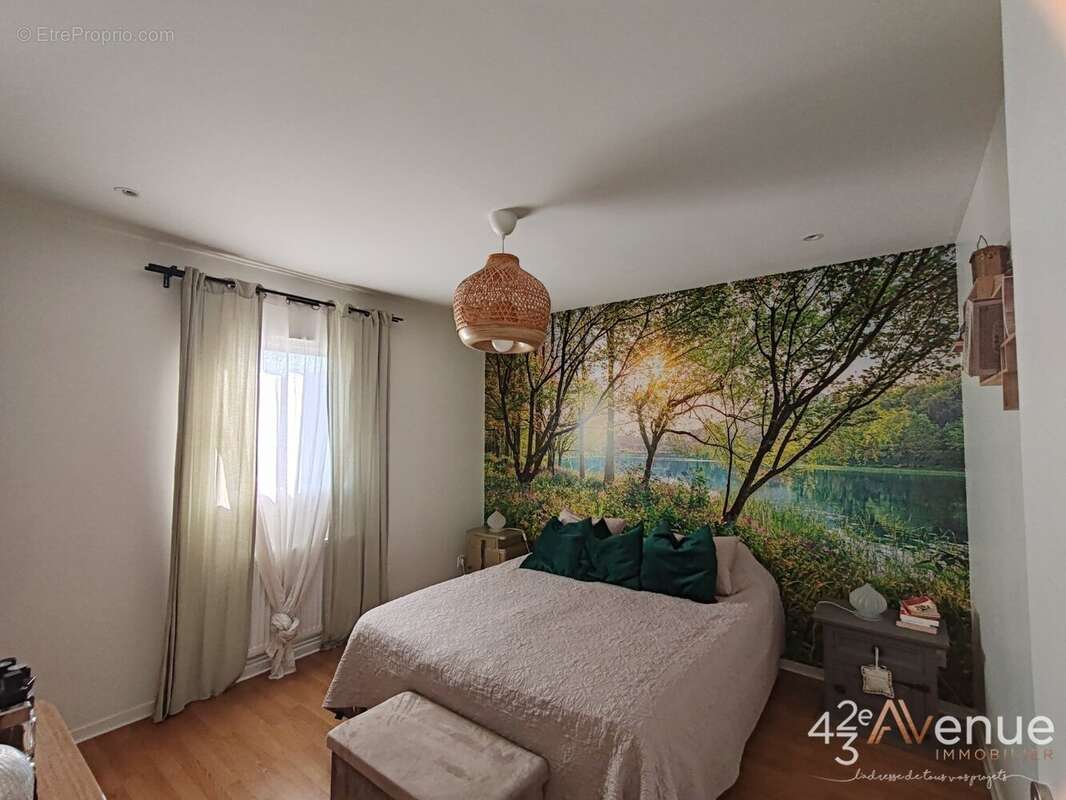 Maison 91 m² à Saint-Chamond  - photo 4