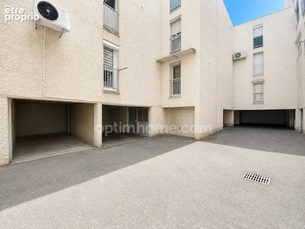 Appartement traversant rénové avec balcon et cave 4 pièces 74 m2 à SETE (34) - photo 9