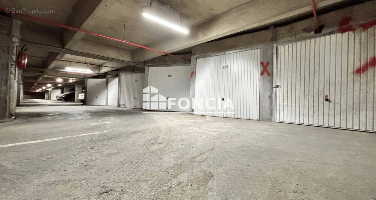 Parking à PARIS-19E