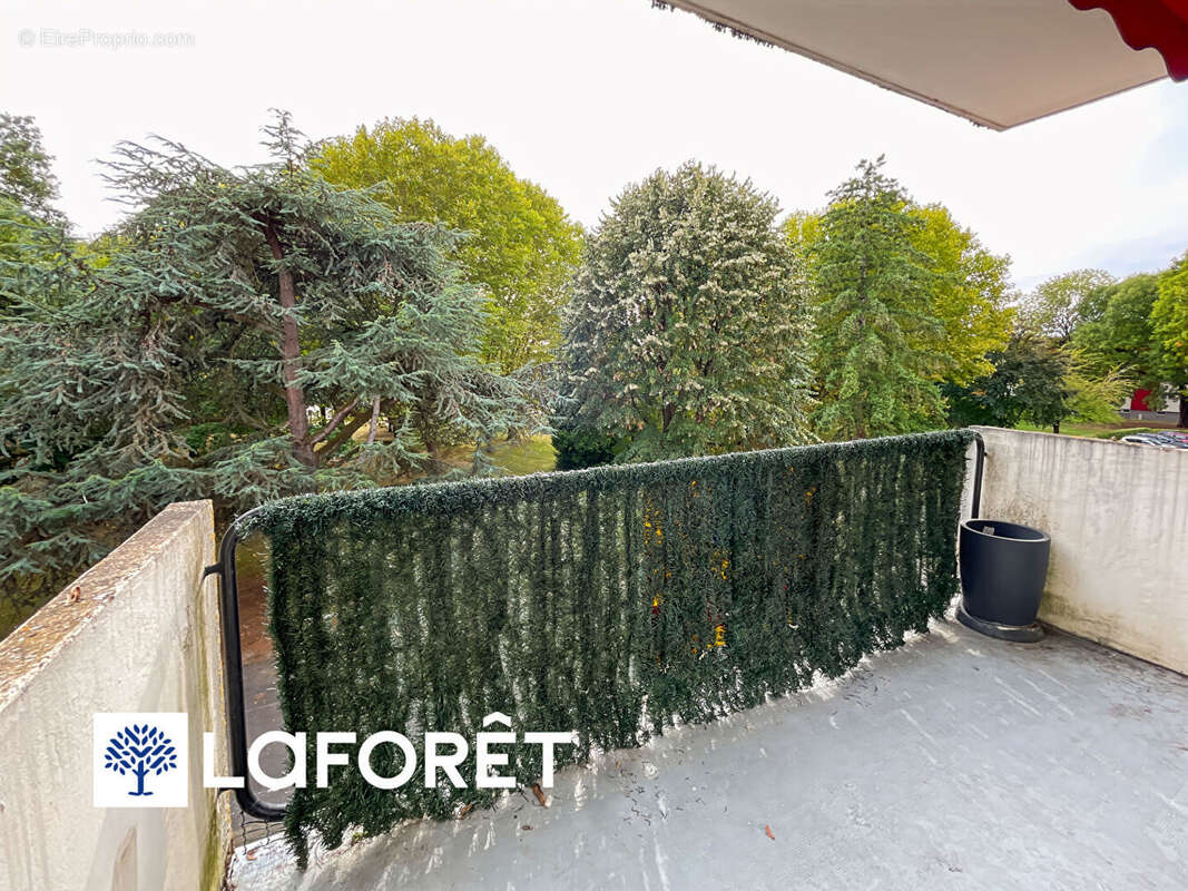 Appartement à SAINTE-GENEVIEVE-DES-BOIS