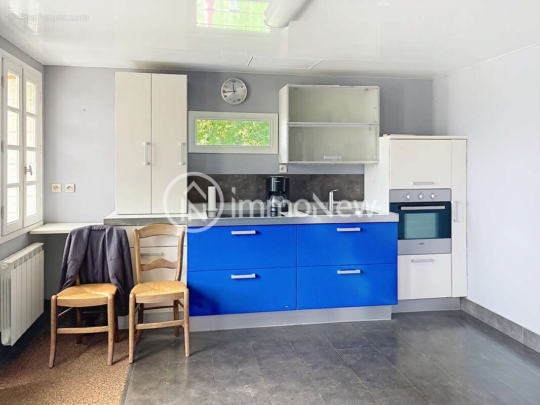 À VENDRE   Maison de plain-pied 95 m2 avec dépendance et terrain constructible de 2700 m2   Sainte-Pience - photo 4