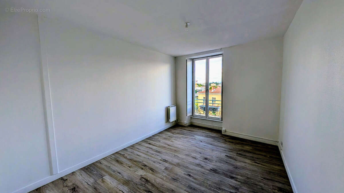 Appartement à BOURG-DE-PEAGE