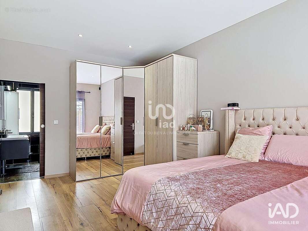 Maison 200 m² à Perdreauville  - photo 6