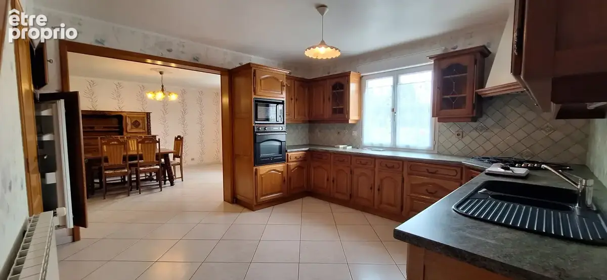 Maison 160m2, 3 chambres, 4/5 chambres possible, veranda,garage sur terrain arbore 755m2 - photo 5