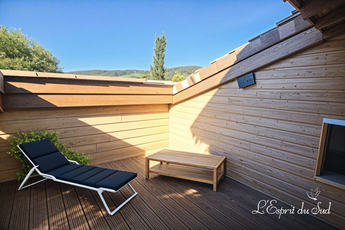 La terrasse aménagée - Maison à MEZENS