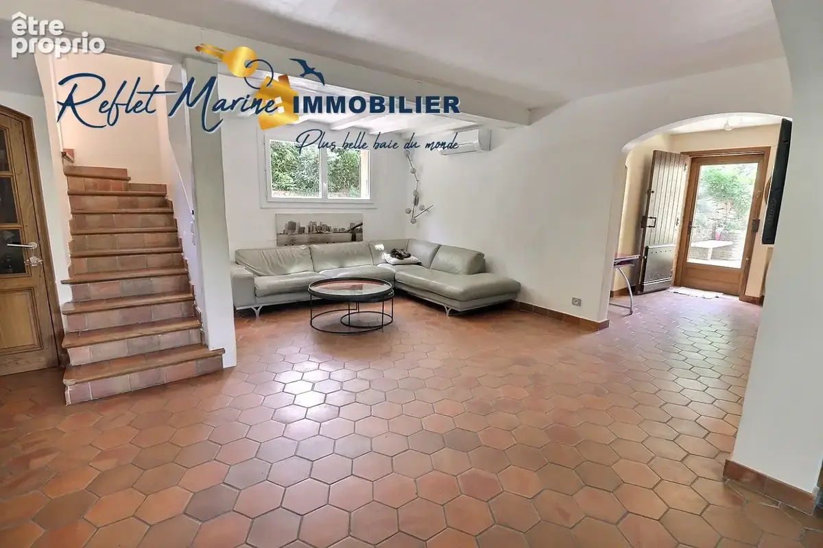 À  LA CIOTAT, charmante Villa T5 de 145 m2 avec studio indépendant et piscine - photo 6