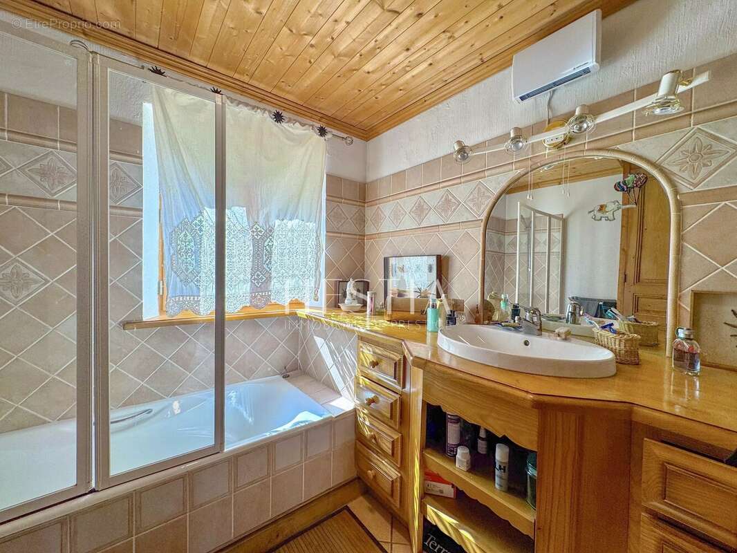 Maison à SAINT-NICOLAS-LA-CHAPELLE