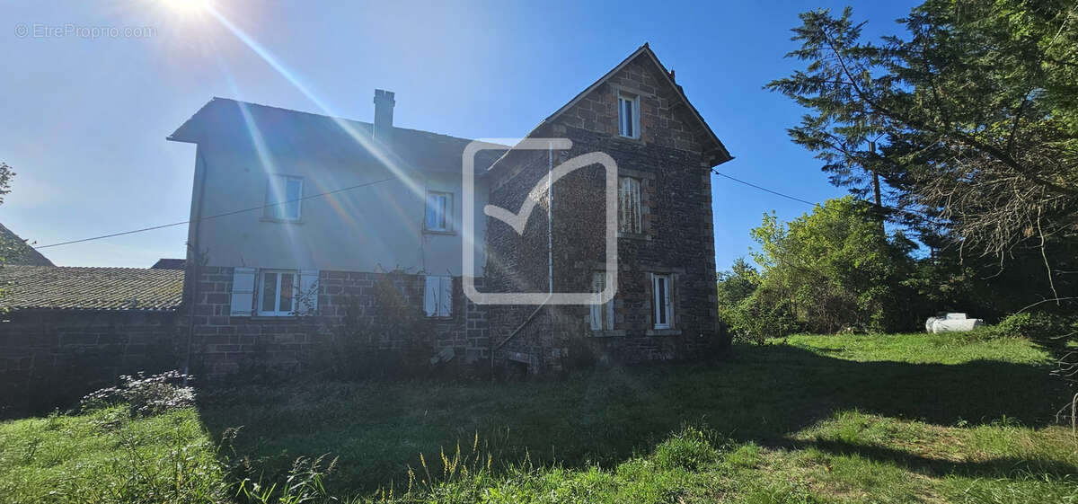 Maison à VARETZ