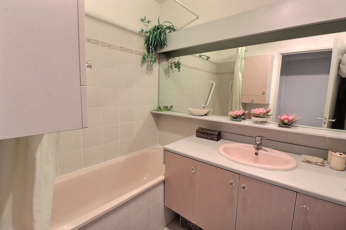 Appartement à LATTES