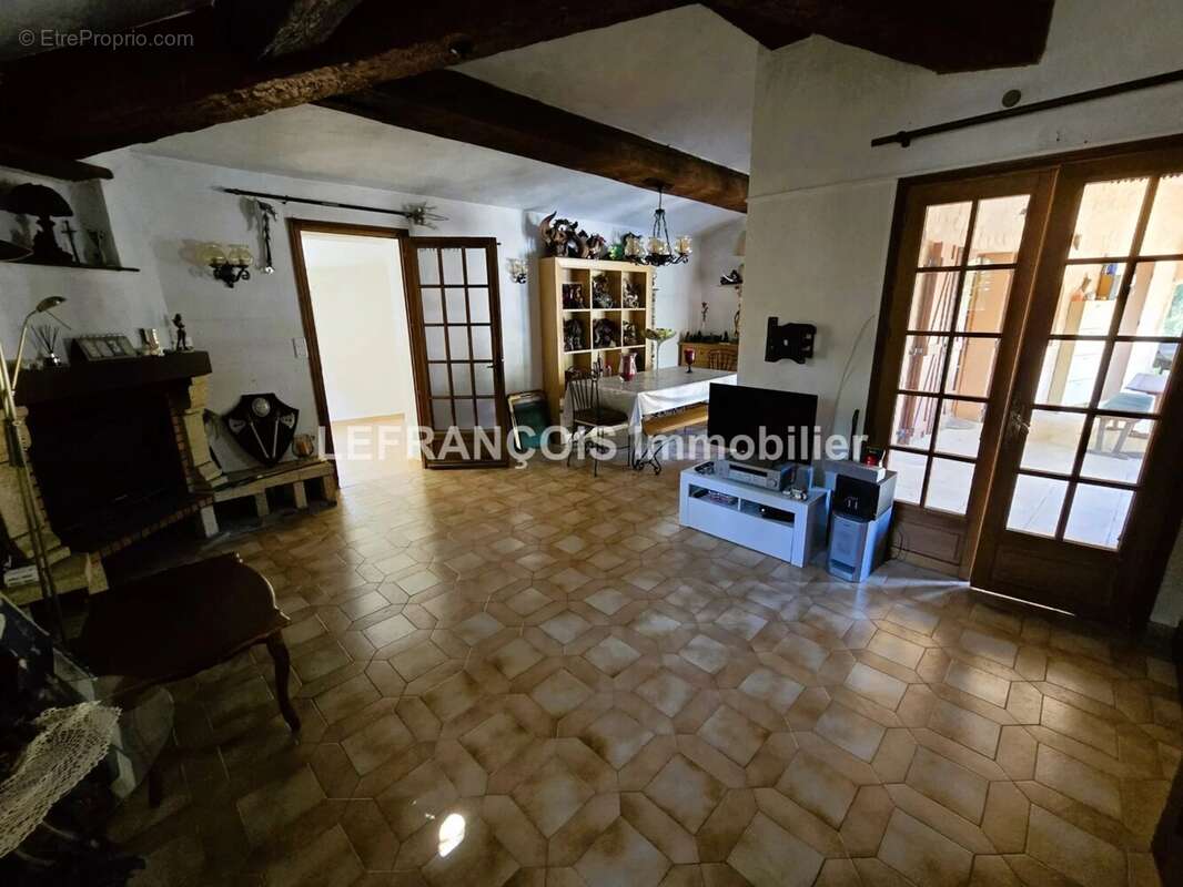 Maison à PEYMEINADE