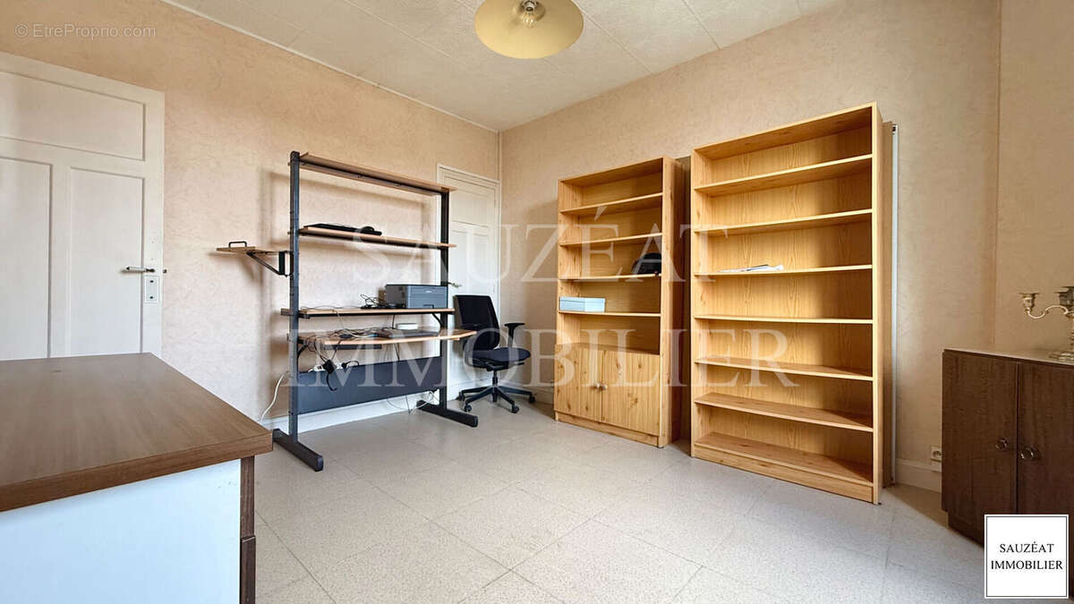 Bagneux - Charmant Appartement à rénover - Place Dampierre - photo 4