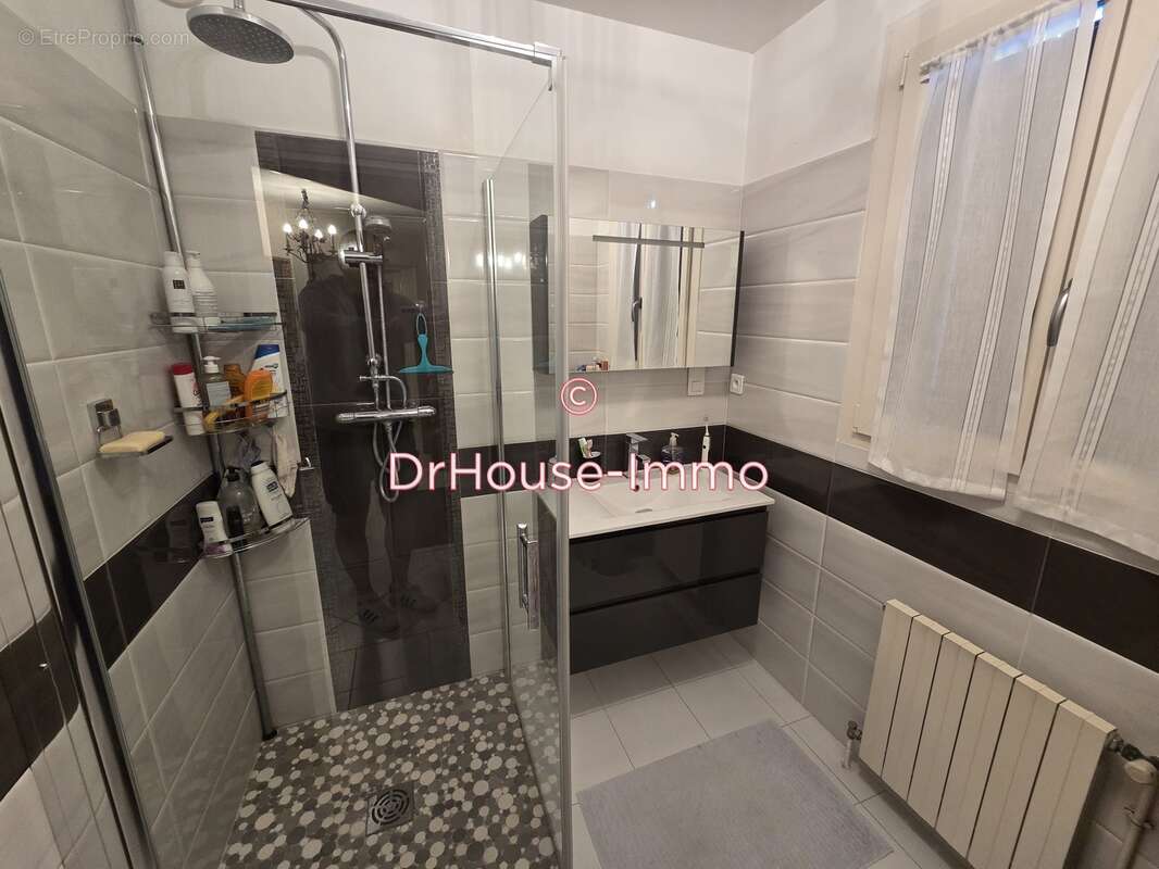 Maison à SAINT-JULIEN-LES-VILLAS