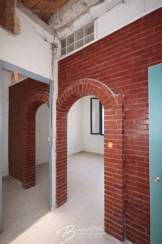 Appartement à MARSEILLE-1E