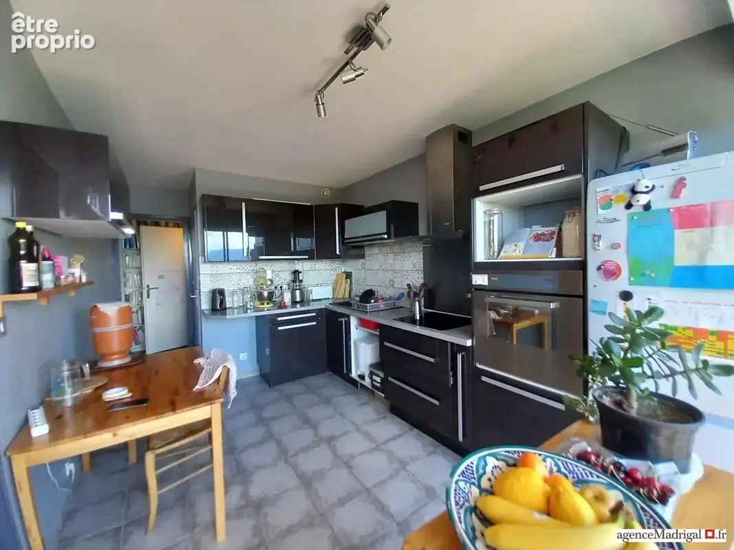 Appartement 4 pièces 86 m² à vendre à Voiron (38500) - photo 2