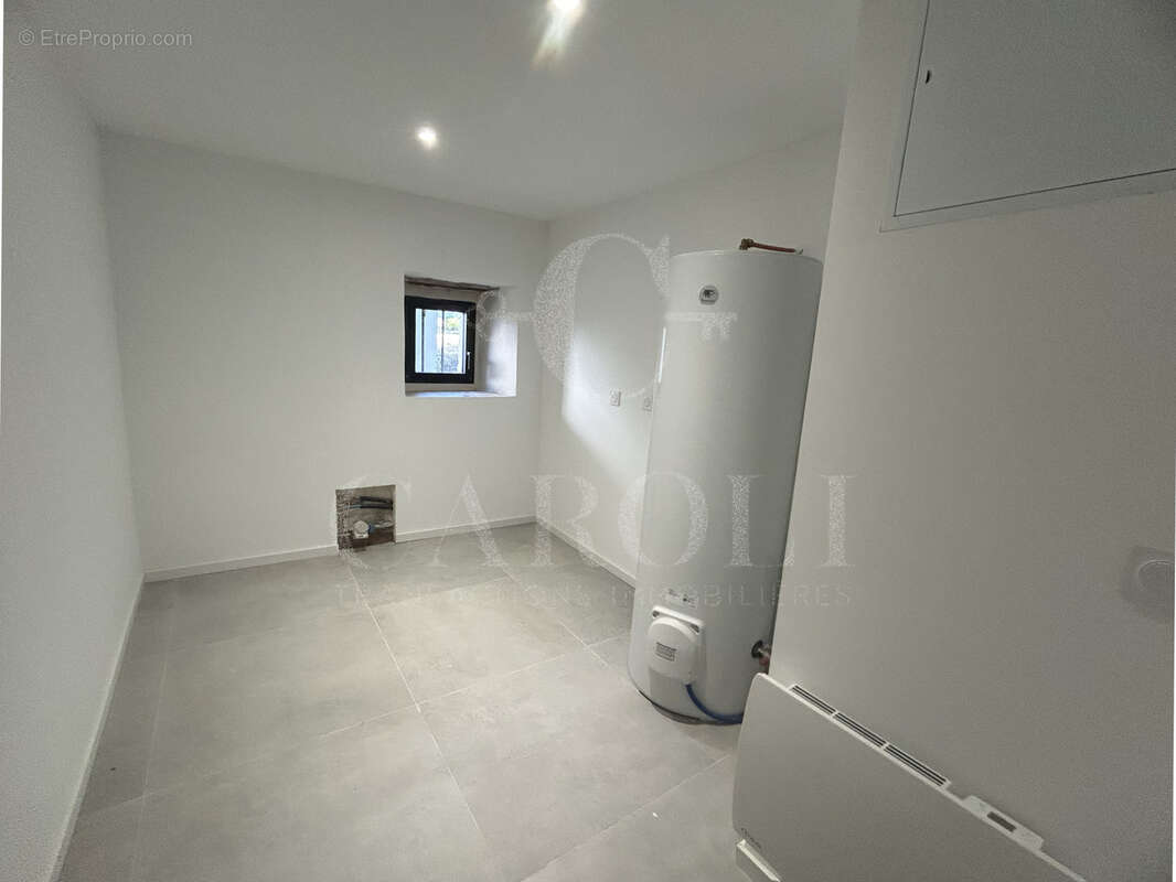 Maison à VILLY-LE-PELLOUX