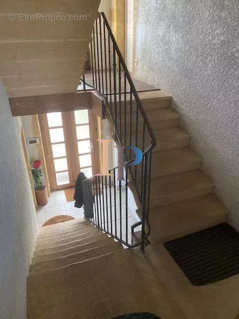 Maison à POUILLY-SOUS-CHARLIEU