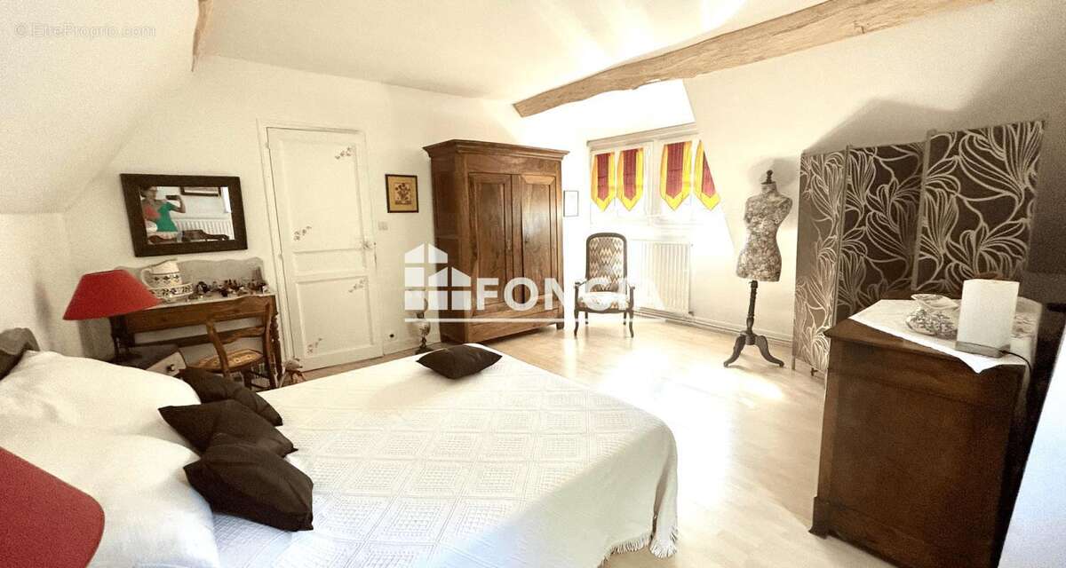 SUPERBE LONGERE de 200 m2 sur 2 400 m2 de terrain arboré avec vue sur rivière - photo 9