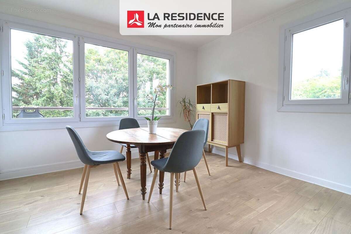 Appartement à VERSAILLES