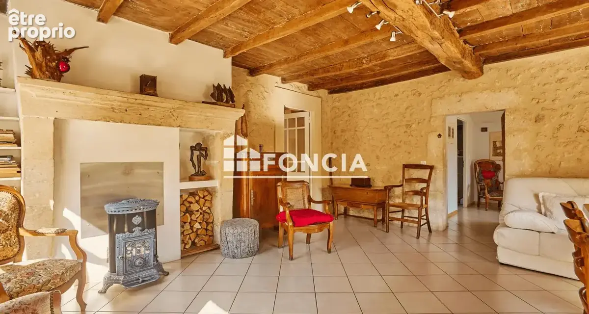 À Eyraud-Crempse-Maurens, découvrez cette maison de 118 m² aux beaux volumes. Un bien alliant confort et potentiel, proposé à 29 - photo 14