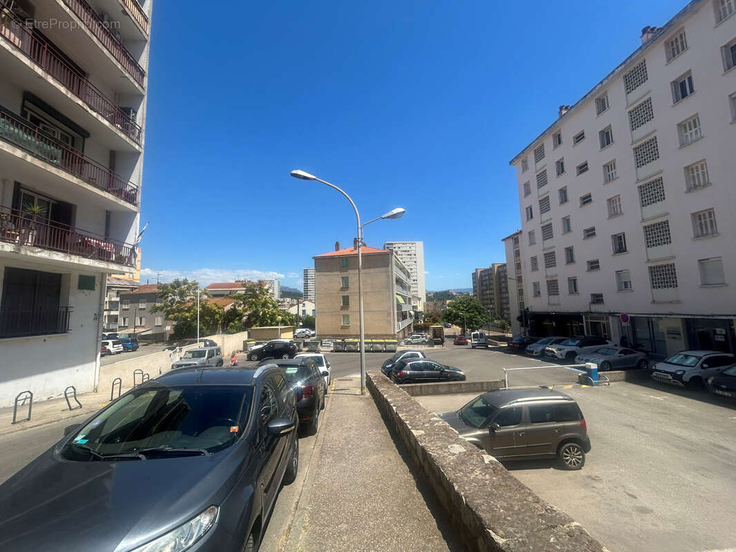 Vente en exclusivite t2 55 m2 avec grenier secteur candia - photo 4