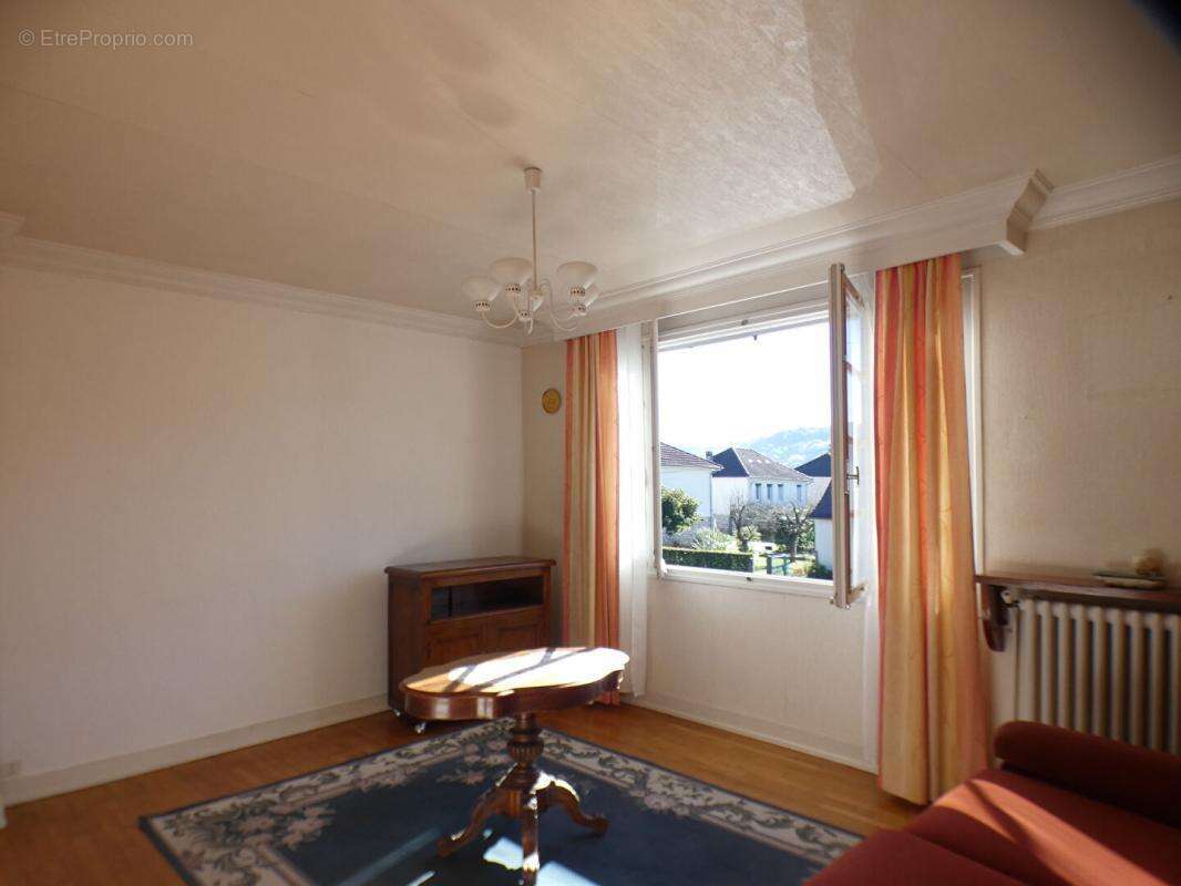 Maison à TERRASSON-LAVILLEDIEU