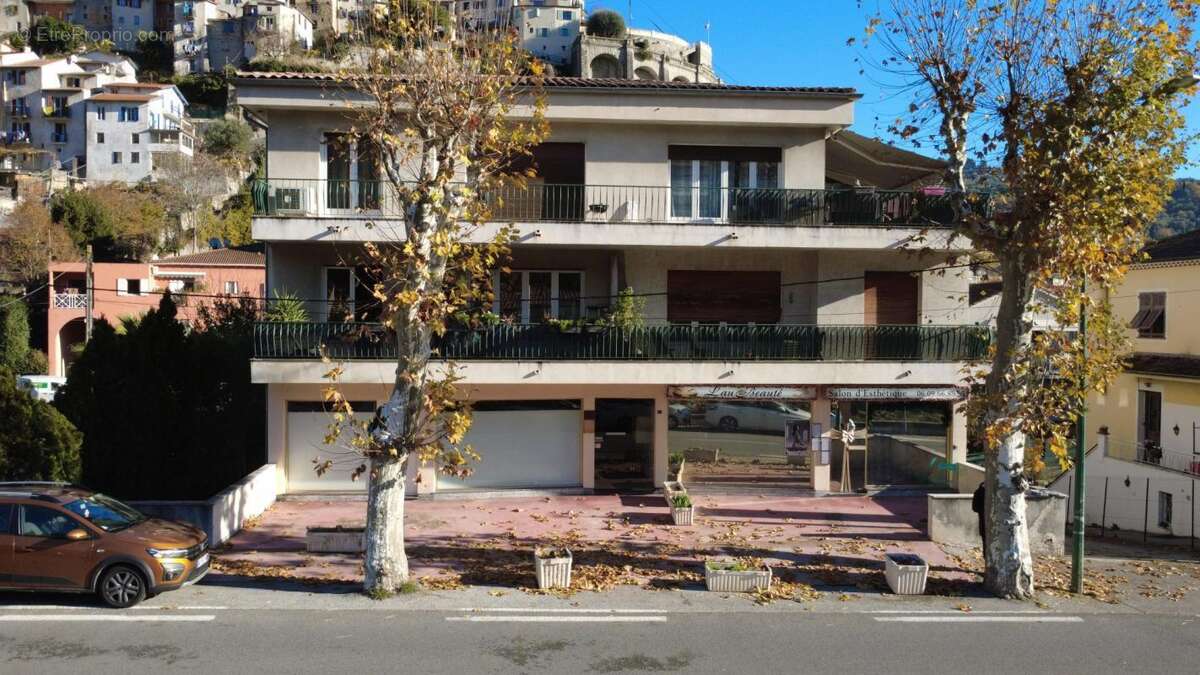 Appartement à CONTES