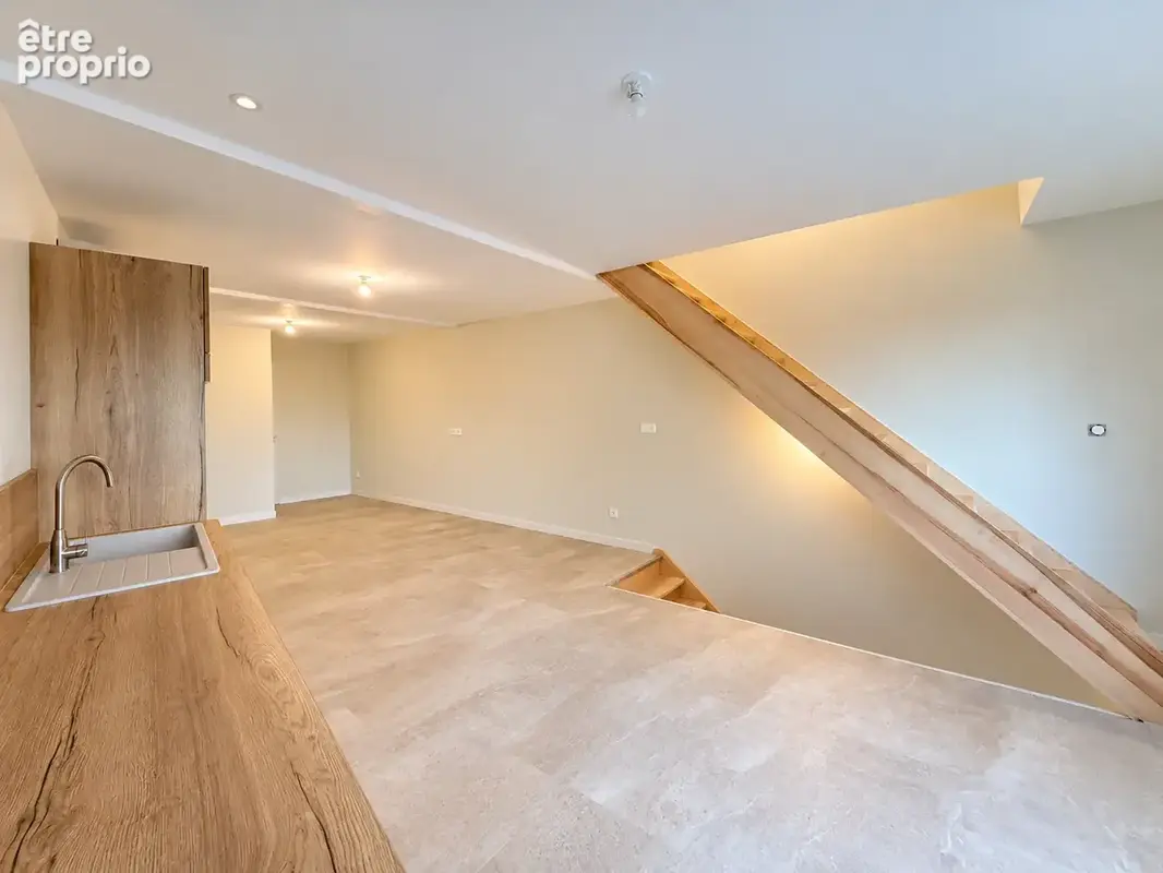 Maison de village en pierres entièrement rénovée 67 m2 habitables avec garage - Prestations haut de gamme - SE - photo 2