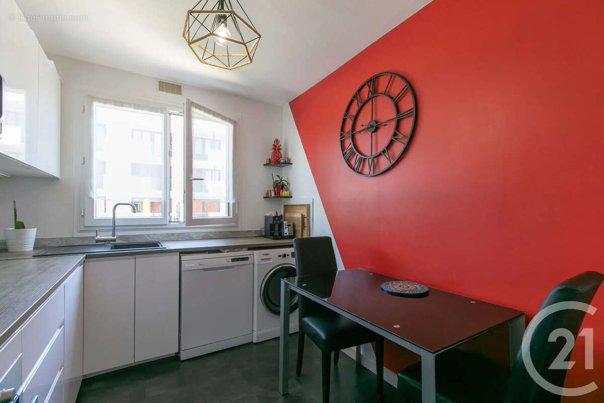 Appartement 71 m² à Saint-Maur-Des-Fosses  - photo 13