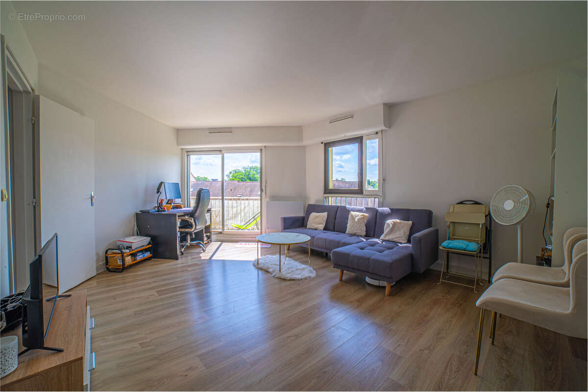 Appartement à VERNEUIL-SUR-SEINE