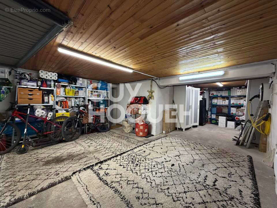 Maison à L'ISLE-SUR-LA-SORGUE