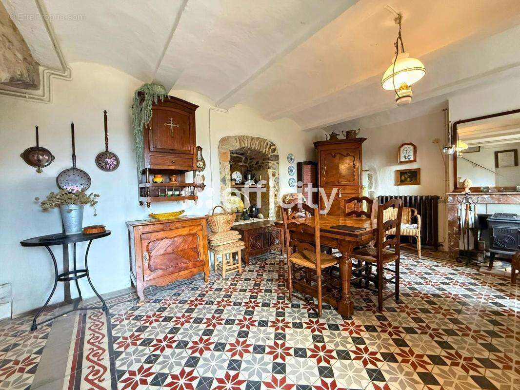 Maison 73 m² à Vesseaux  - photo 7