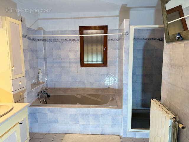 Maison à PERNES-LES-FONTAINES