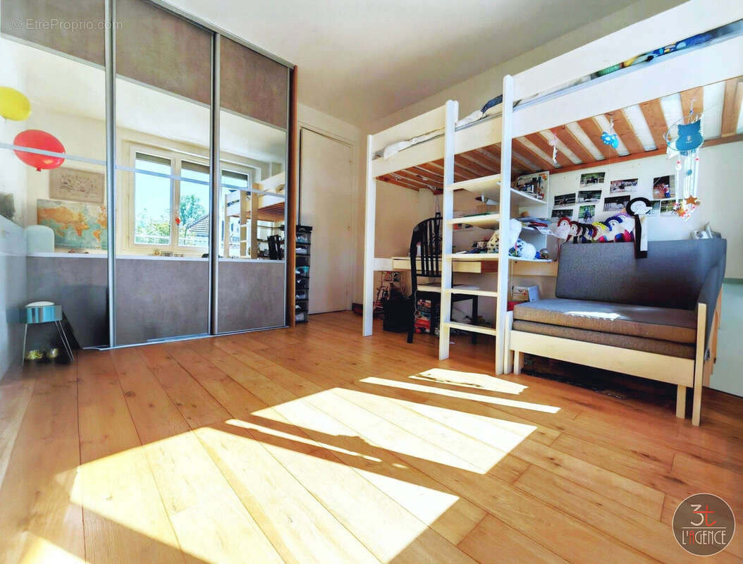 Appartement à FONTENAY-SOUS-BOIS