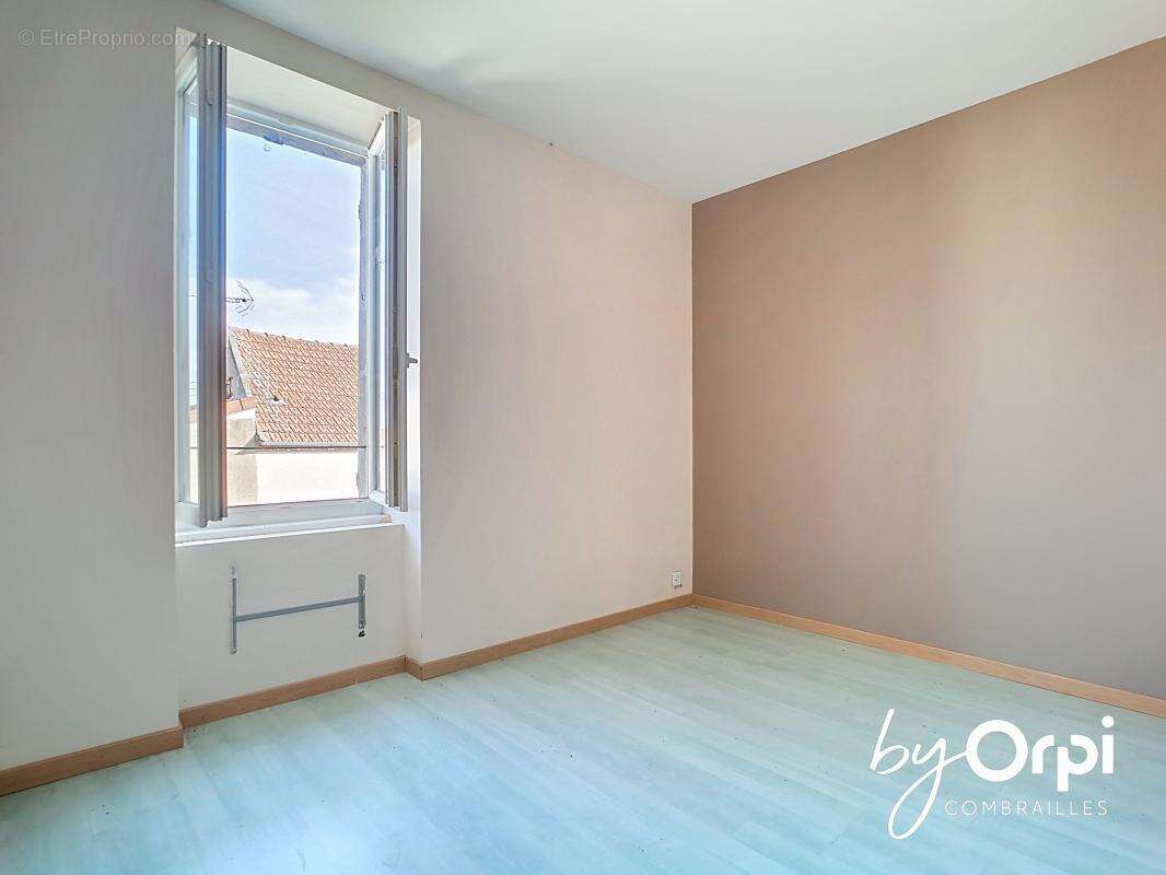 Maison à COMMENTRY