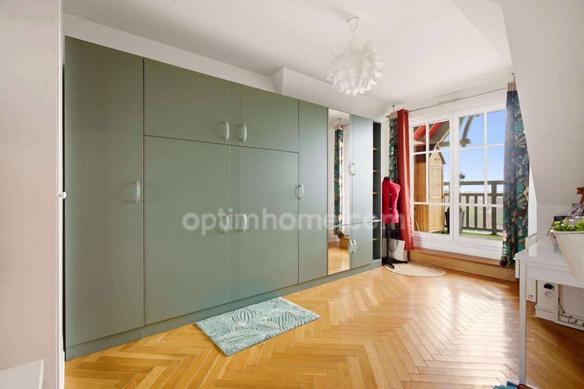 DEAUVILLE - Appartement Duplex - 138.46 m2 au sol - 3 chambres - Terrasses et balcon -  Vue mer - Parking - Cave - photo 11