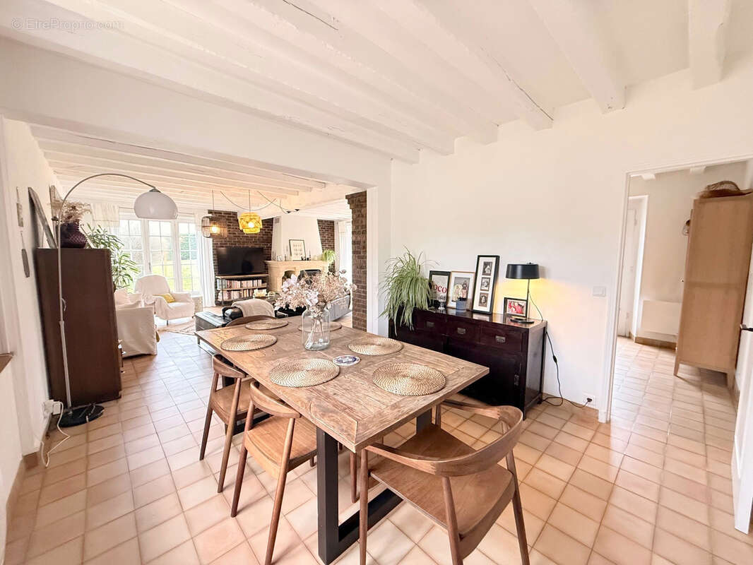 Maison à HOUDAN