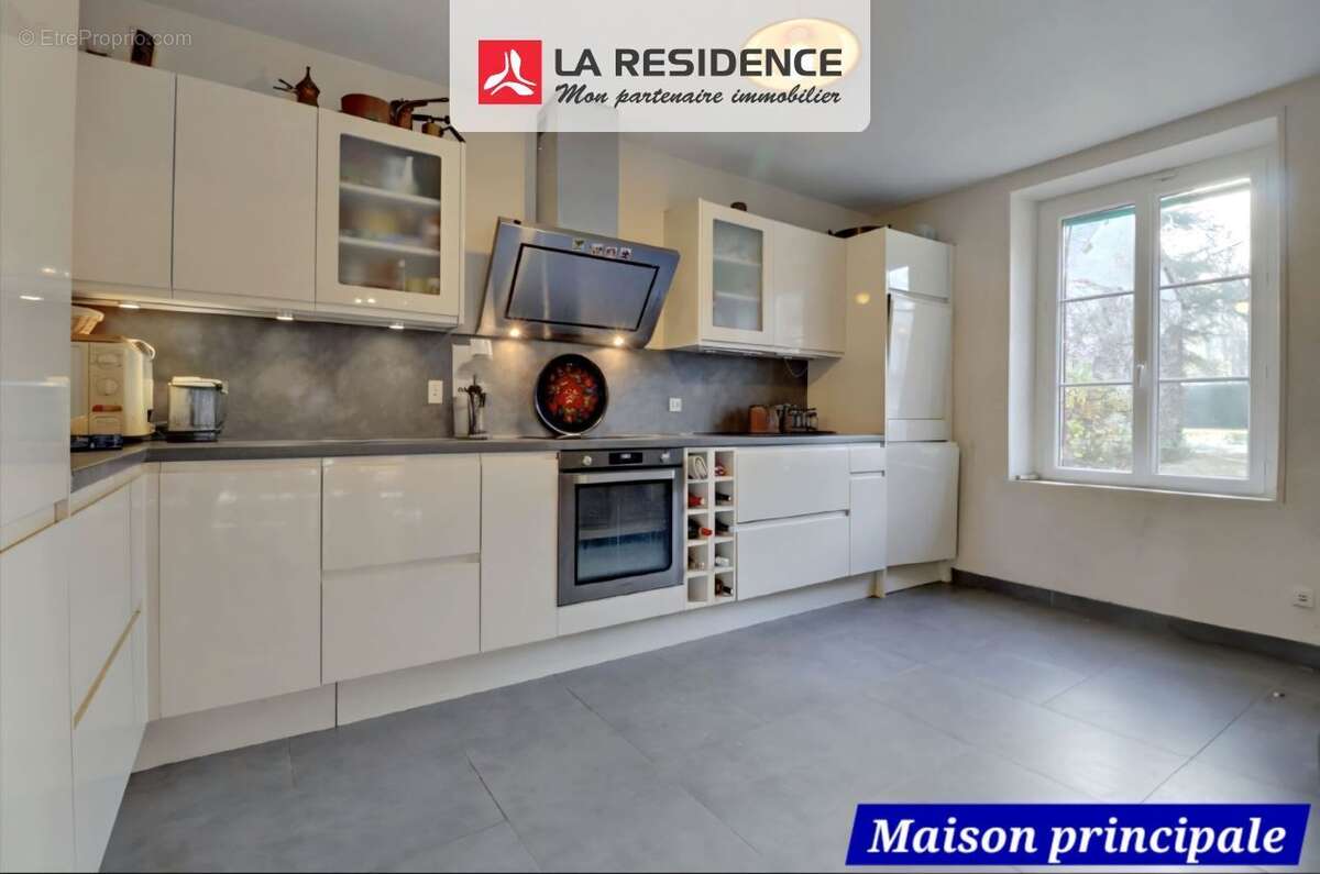 Maison 404 m² à Houdan  - photo 5