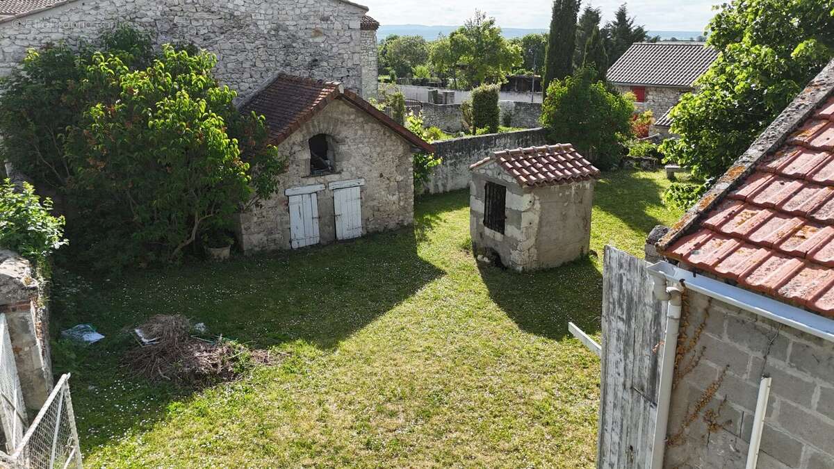 Maison à CHARROUX