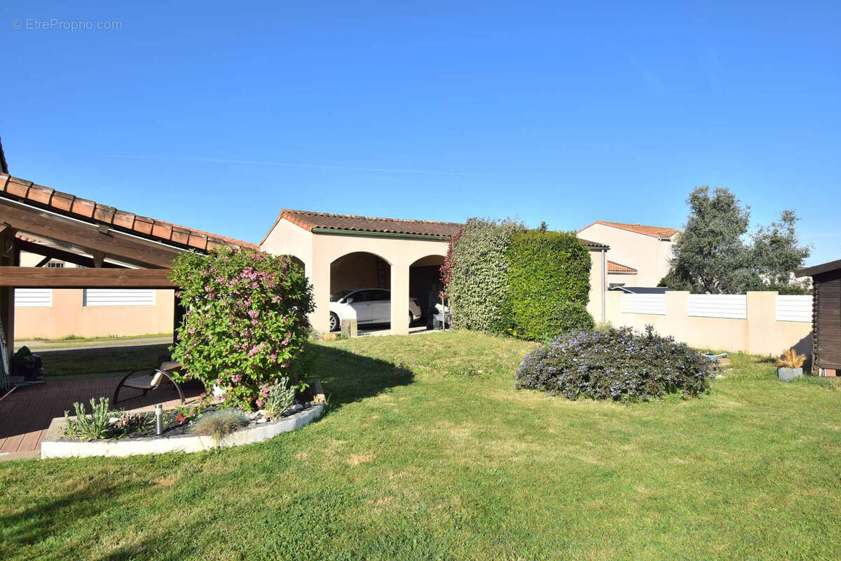 Maison à AIGREFEUILLE-SUR-MAINE