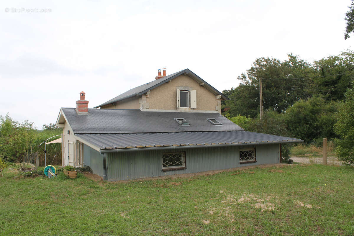 Champillet - Ancienne maison de chemin de fer avec extension sur un terrain de 1260 m2 - photo 26