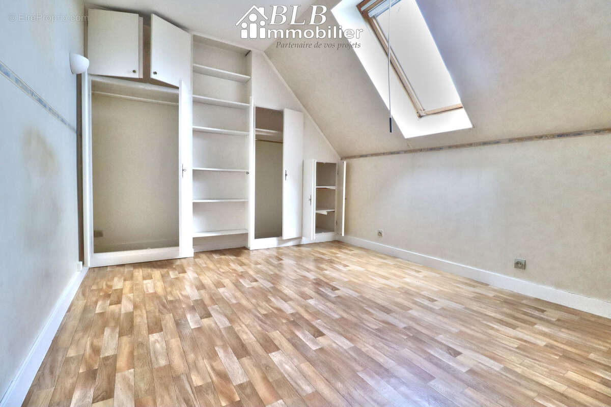 Maison à LE PERRAY-EN-YVELINES