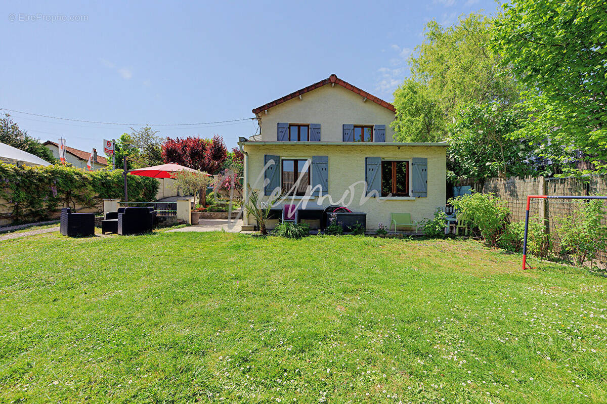 Maison à MAREIL-MARLY