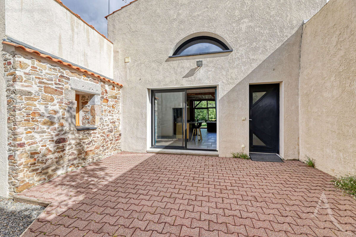 Maison à SAINT-ETIENNE-DU-BOIS