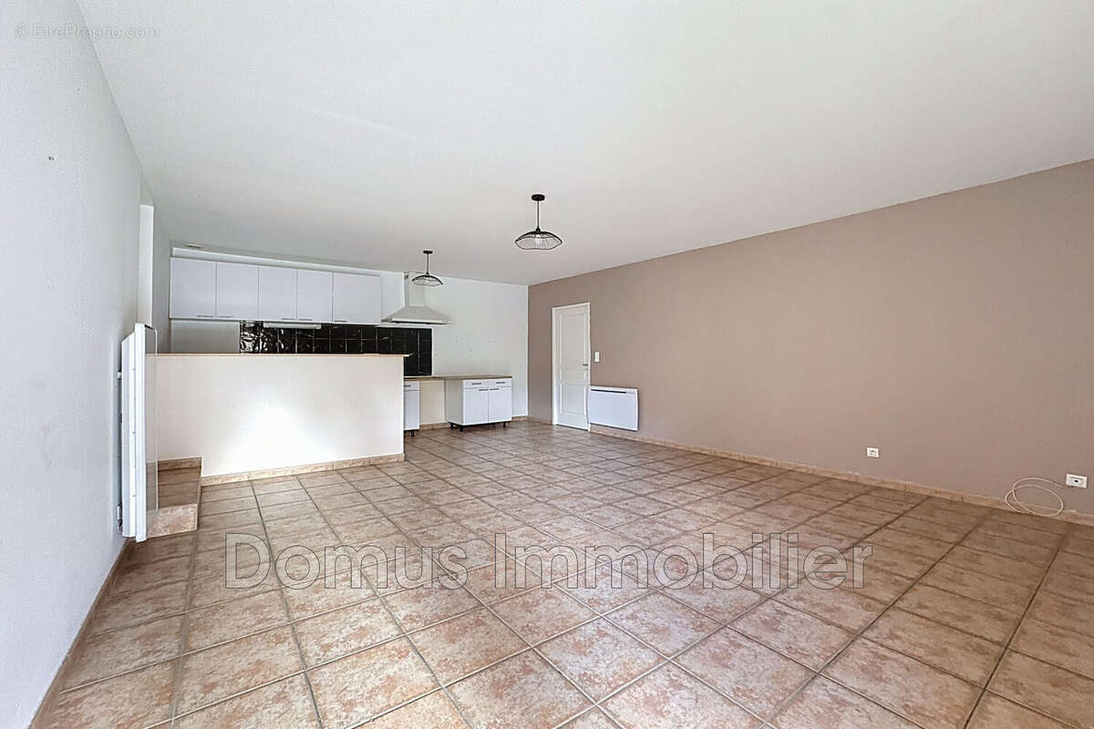 Maison à SAINT-SATURNIN-LES-AVIGNON