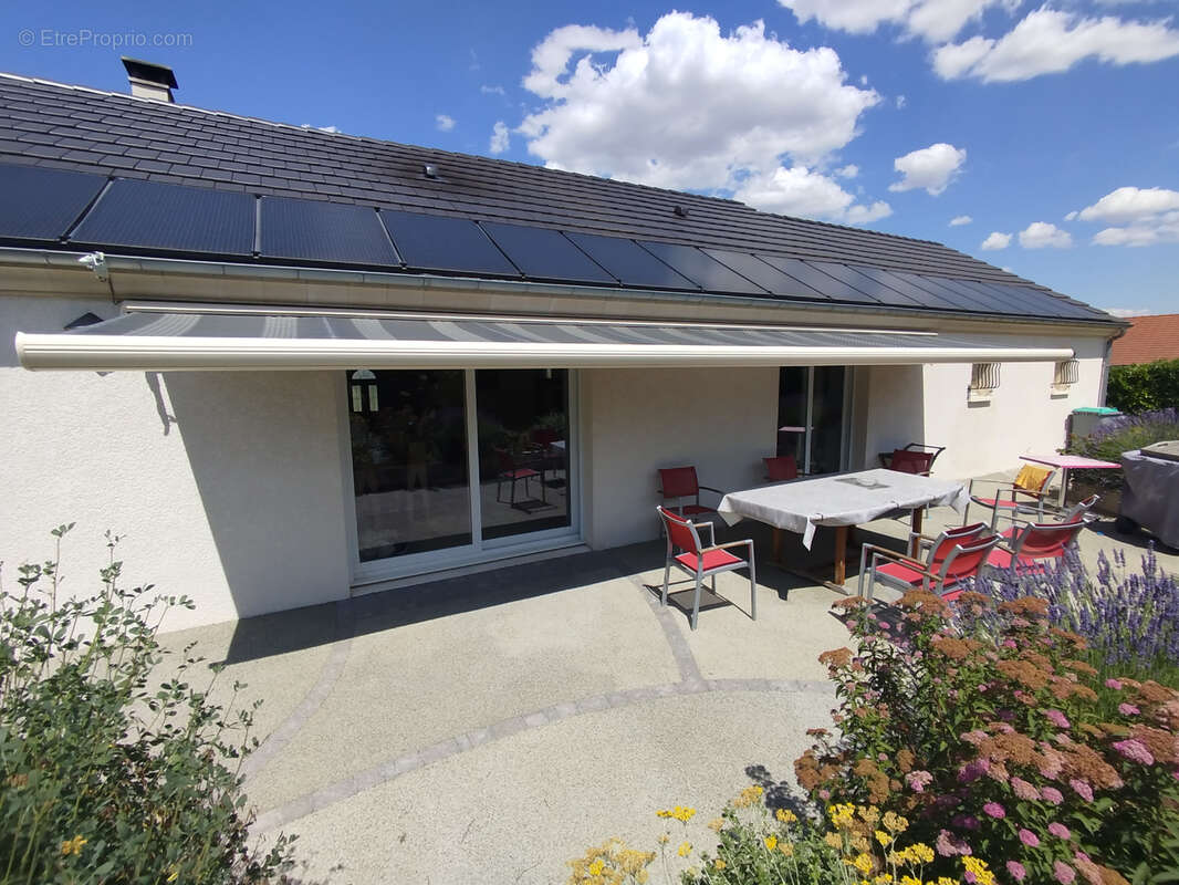 Maison à CHASSY