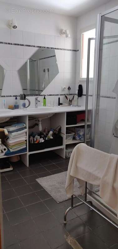 Maison de plain-pied, garage et jardin à vendre à Rioux (17) - photo 23