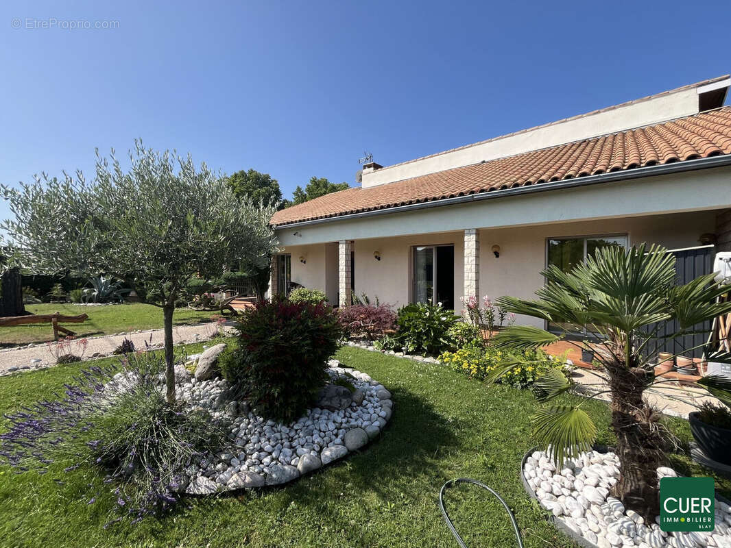 Maison à LA ROCHE-DE-GLUN