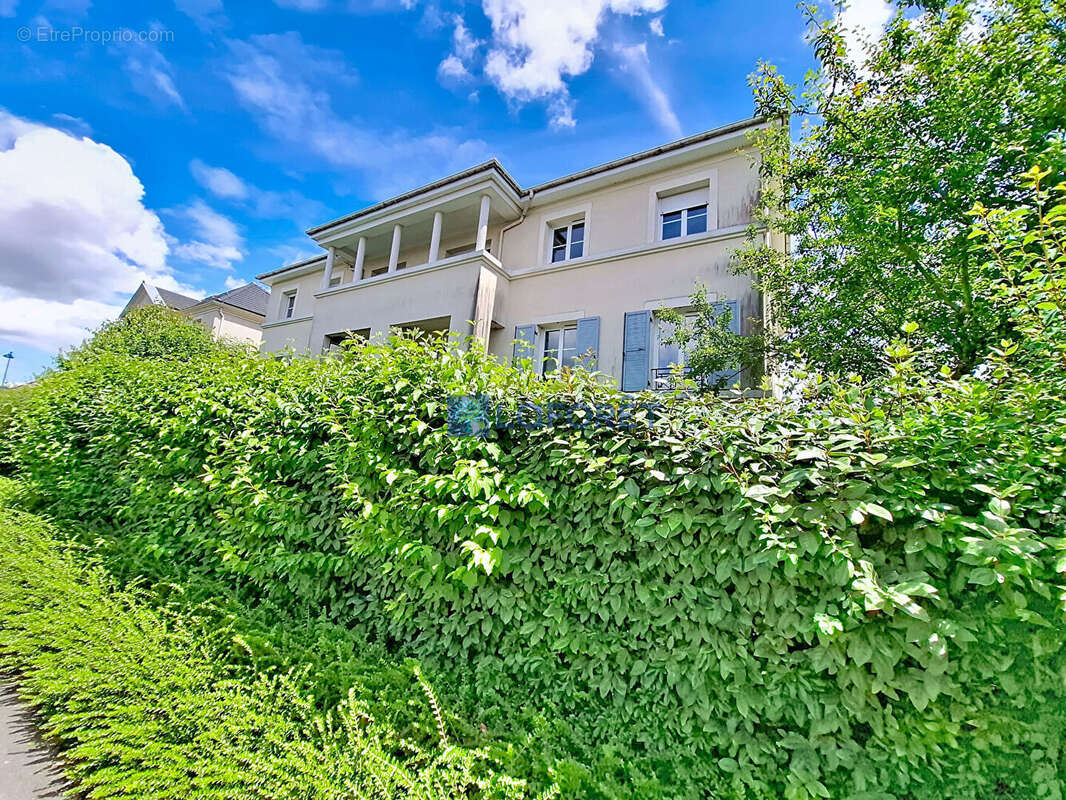 Appartement à MAGNY-LE-HONGRE