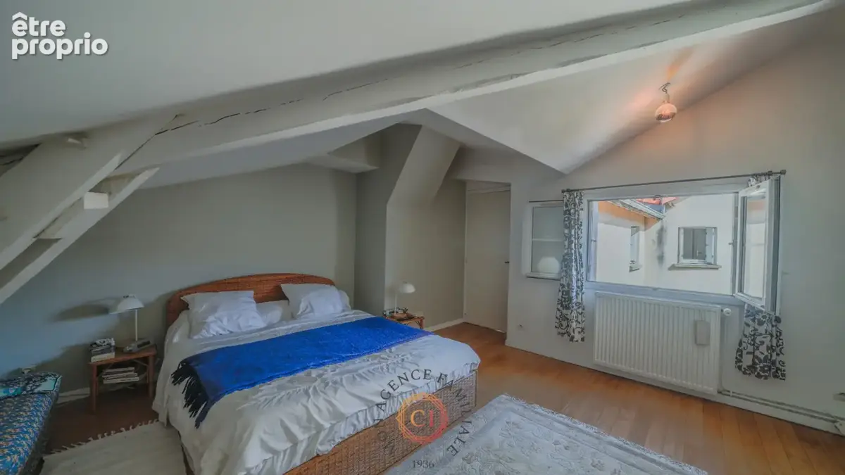 Dans le centre de Riom, une charmante maison d'environ 207m2 avec terrasse intérieure - photo 6