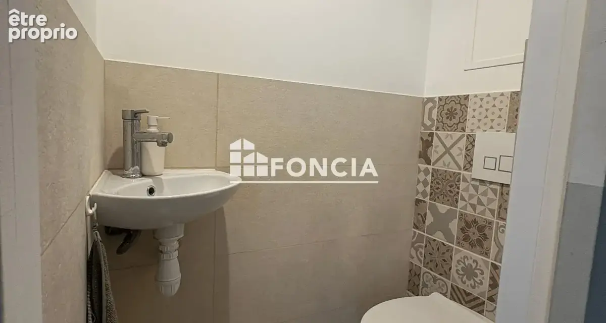Découvrez ce superbe appartement à la VALETTE SUD - photo 8